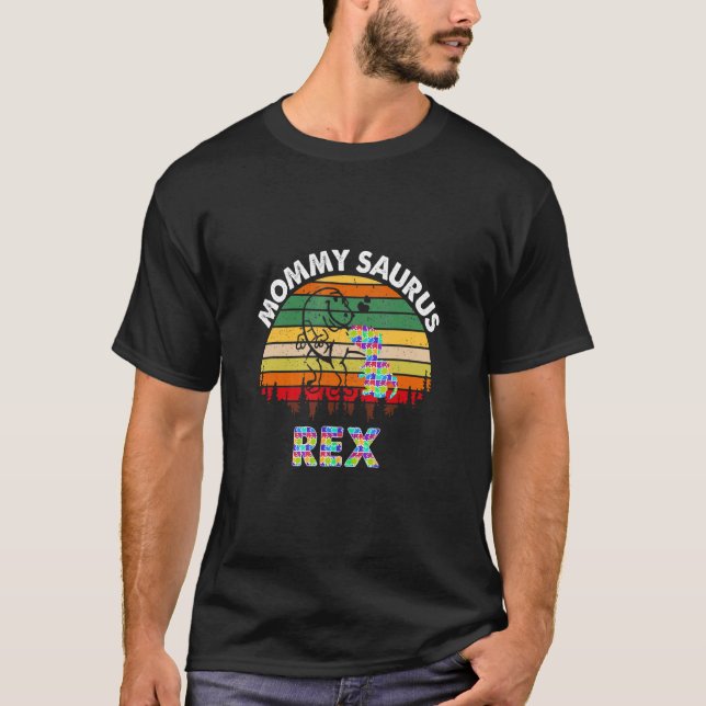 Mommysaurus T Rex Dinosaur Mamma Saurus Autism Med Shirt (Framsida)