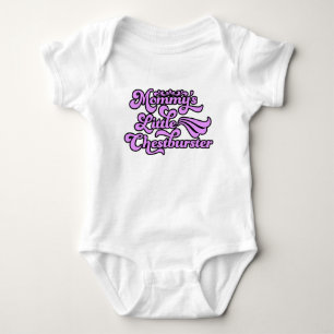 Mommy'sens lite Chestburster, lila i 70-tal T Shirt