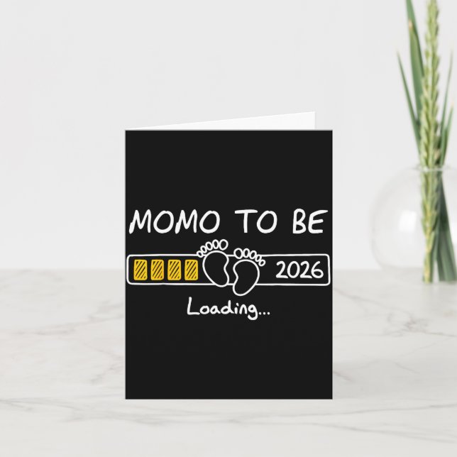 Momo To Be 2026 Loading Momo Est 2026  Kort (Framsida)