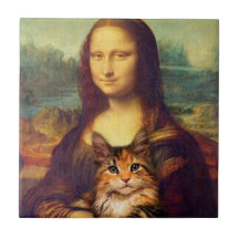 Mona Lisa håller sitt kattsällskapsdjur Leonardo d