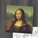 Mona Lisa | Leonardo da Vinci Magnet<br><div class="desc">Mona Lisa (1503-1506) av den italienske Renaissancen Leonardo da Vinci. Det ursprungliga arbetet är olja på poppelträskivor. Den här berömden är tänkt att vara en porträtt av Lisa Gherardini och har hyllats som "den mest kända, den mest besökta, den mest skrivna om, den mest sungande om, världens mest parodiska konstverk"....</div>