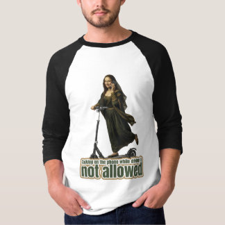 Mona Lisa on the phone riding a kick scooter T Shirt