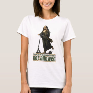 Mona Lisa on the phone riding a kick scooter T Shirt