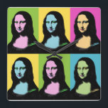 Mona Lisa - Pop Art Stil  Fyrkantig Klocka<br><div class="desc">Mona Lisa är stiliserad i Pop Art och hennes berömd leende är också färgat. För älskare med poppkonst. När det gäller Leonardo Da Vinci-målningen är det konsten som har blivit ombelagd!</div>