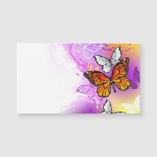 Monarch Butterflies on Lila Background (Framsida)