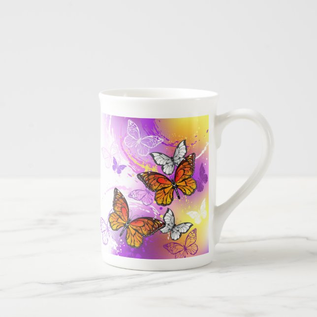 Monarch Butterflies on Lila Background Benporslin Mugg (Höger)