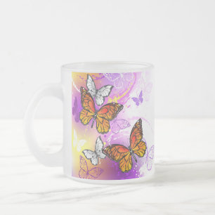 Monarch Butterflies on Lila Background Frostad Glasmugg