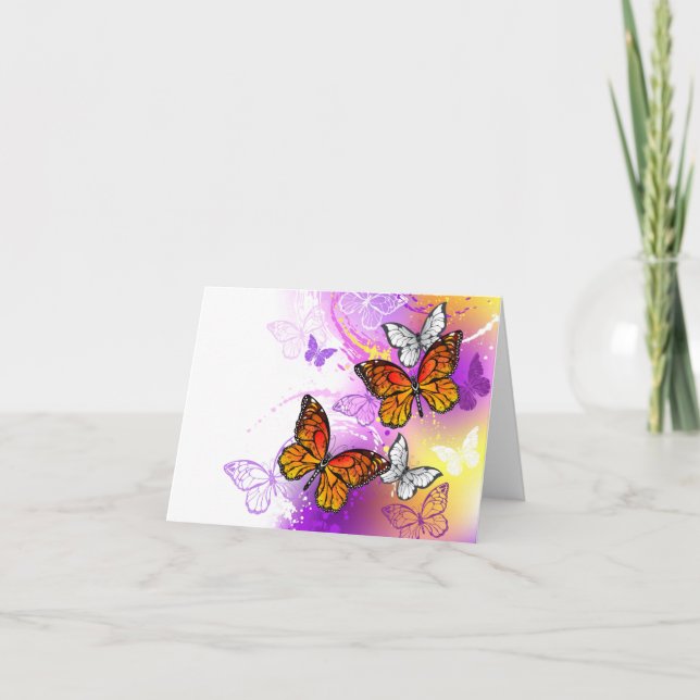 Monarch Butterflies on Lila Background Helgkort (Framsida)