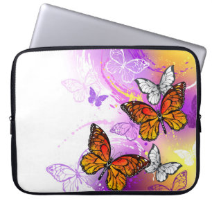 Monarch Butterflies on Lila Background Laptop Fodral