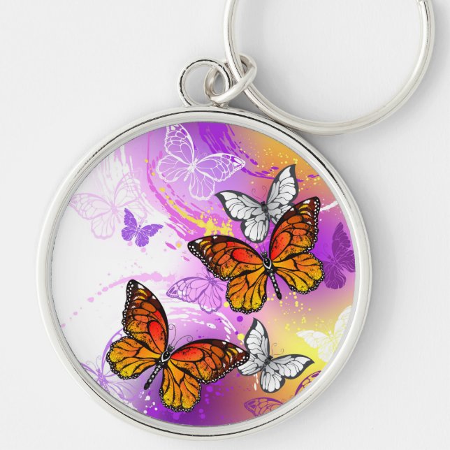 Monarch Butterflies on Lila Background Rund Silverfärgad Nyckelring (Framsidan)
