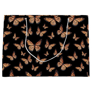Monarch Butterflies på Black
