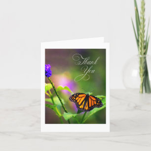 Monarch Butterfly i blommigt-inställning Tack Kort