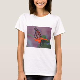 Monarch Butterfly på mexikanska solrosor (Tithonia T Shirt