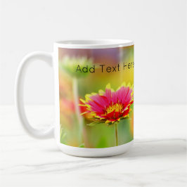 Monarch Butterfly på Red and Gult Flower Kaffemugg