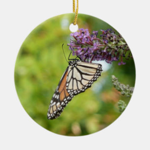 Monarch Butterfly vid Lila Butterfly Bush Julgransprydnad Keramik
