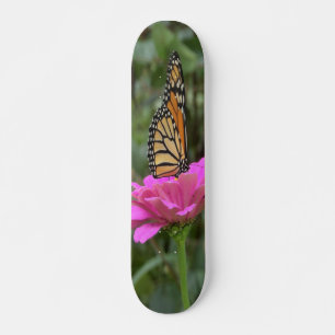 Monarch Butterfly vid Söt Rosa Zinnia Flower Mini Skateboard Bräda 18,5 Cm