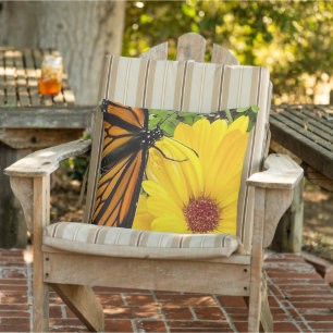 Monarch-fjäril på kalendulblomma kudde