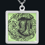 Monarchia ’T’ Silverpläterat Halsband<br><div class="desc">Monogram-typsnittet finare som heter Monarchia. En text från Victorian vintage stil. Anpassa detta med teckningen eller texten. Överför designen till valfri produkt.</div>