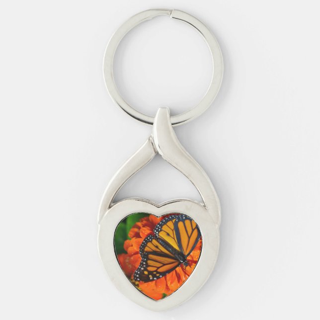 Monark Twisted Heart Silverfärgad Nyckelring (Framsidan)