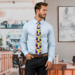 Mondrians arvsel: Art-Inspired Neck Tie Slips<br><div class="desc">Lägg till sofistikering i din attityd med en slips inspirerad av Piet Mondrians "Composition A". Högkvalitativa detaljer och djärvt linjer gör att Mondrians ideokoniska design blir levande, och att man slår samman det pulserande färg med raffinerat stil. Med den här exklusiven kan du bära en biet av konsthistorik, och utplåna...</div>