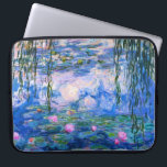Monet näckroslaptop sleeve<br><div class="desc">Monet näckroslaptop sleeve. Oljemålning på kanfas från 1916. Monet målade hans berömda näckrosdamm obsessively under avgångsklasserna av hans karriär som drar inspiration från det ljust av solen och dess växling, verkställa på vatten och de vatten- blommorna och lövverket. Denna målning presenterar en vibrerande använda av pinks, deppighet och lila och...</div>