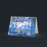 Monet Rosa Vatten Lilies-hälsningskort Kort<br><div class="desc">Ett Monet rosa vatten lilies folded greeting card (inuti är tomt) med vackra rosa vatten lilies flytande i en lugn blå damm med lila dynor. En underbar Monet-gåva till fläkt av imponsionism och Fransk konst. Serenisk naturimponerande med vackra blommor och scendammlandskap.</div>