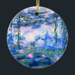 Monet Rosa Vatten Lilies Julgransprydnad Keramik<br><div class="desc">En Monet rosa vatten lilies av prydnadsföremål med vackra rosa vatten lever flytande i en lugn blå damm med lila dynor. En underbar Monet-gåva till fläkt av imponsionism och Fransk konst. Serenisk naturimponerande med vackra blommor och scenkonst.</div>