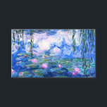 Monet Rosa Vatten Lilies  Visitkort<br><div class="desc">Ett Monet rosa vatten lever ett affärskort av standardtyp med vackra rosa vatten lilies som flyter i en lugn blå damm med lila dynor. En underbar Monet-gåva till fläkt av imponsionism och Fransk konst. Serenisk naturimponerande med vackra blommor och scendammlandskap.</div>