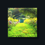 Monets Grande Allee, Monets trädgård, Giverny Canvastryck<br><div class="desc">Savor den vackra Grande Allee i Claude Monets trädgård på den här galleriserade kvalitetsvampen. Bilden är av den berömd målarens söt trädgård i slutet av sommaren i Giverny,  Frankrike. Det här bilderna finns bara i den storlek som visas vid 11 x 11 tum.</div>