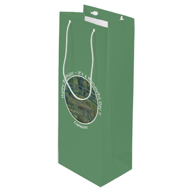 Monets Vatten-Lily Pond och Footbridge Party Items (Framsidan Vinklad)