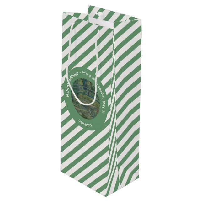 Monets Vatten-Lily Pond och Footbridge Party Items (Framsidan Vinklad)