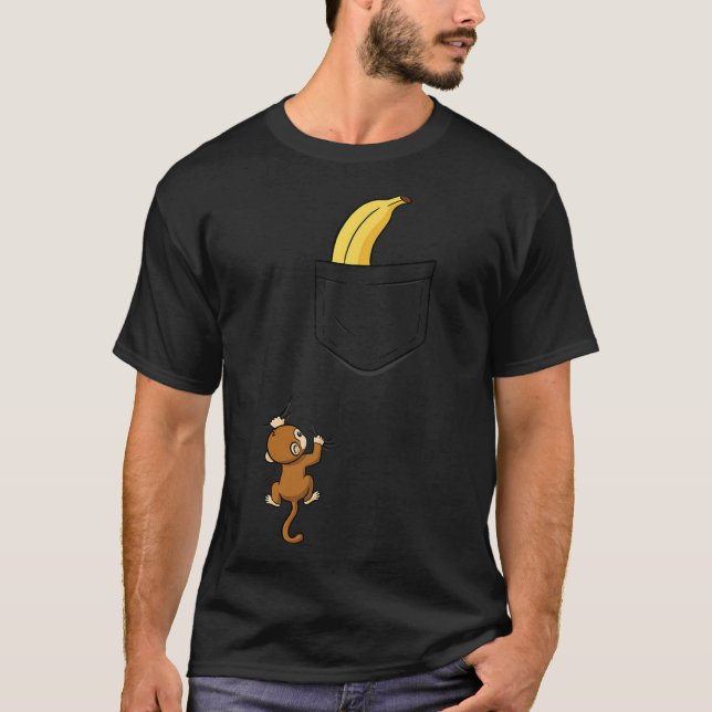 Monkey Climbs For Banana Funny Animal Cket Design  T Shirt (Framsida)