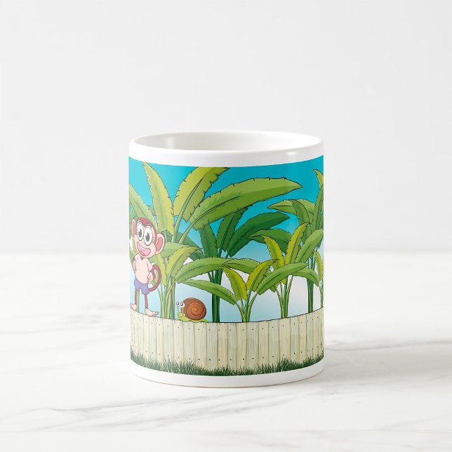Monkey och Snigel i Tropical Jungle Scene Kaffemugg (Skapare uppladdad)