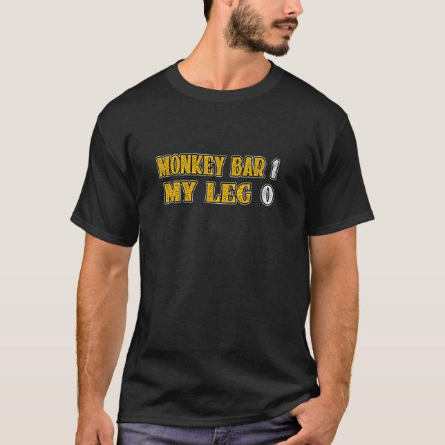 Monkey Pub för Brken Leg Consolation Goodie T Shirt (Framsida)