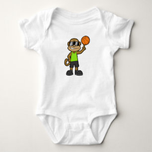 Monkey som basketspelare med Basketball boll T Shirt