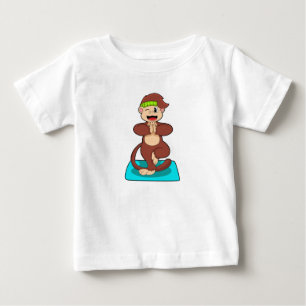 Monkey vid Yoga i stående ställning T Shirt
