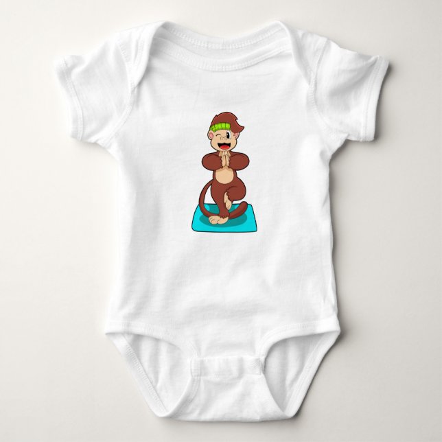 Monkey vid Yoga i stående ställning T Shirt (Framsida)