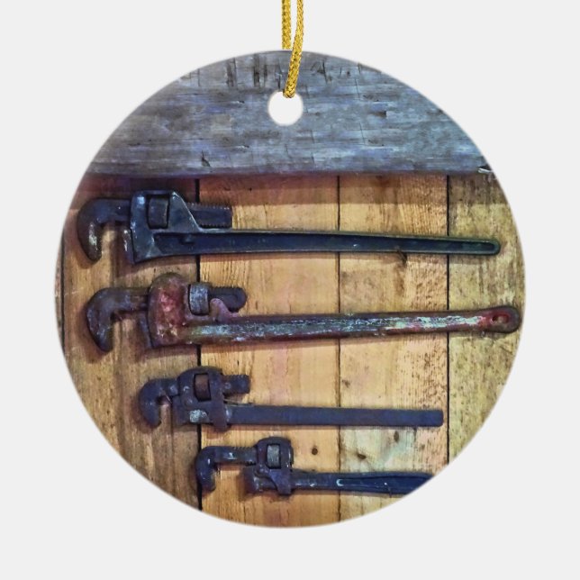 Monkey Wrenches Julgransprydnad Keramik (Framsidan)