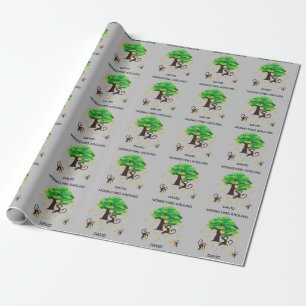 "Monkeying runt" som omsluter papprare för barn. Presentpapper