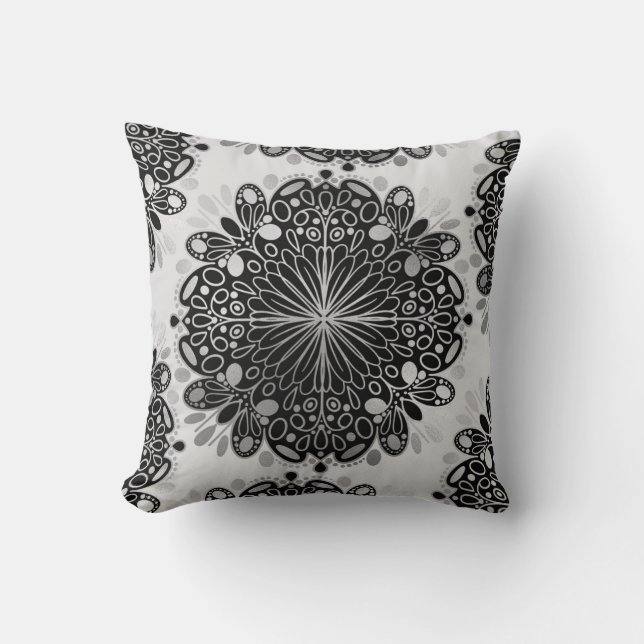 Monochrome Boho Silver Black Grått Mandalas Kudde (Framsida)