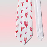 Monogram Alla hjärtans dag Hearts Necktie Slips<br><div class="desc">Detta är en vanlig storlek slips med en mönster som består av olika former, nyanser och storlekar av hjärtan. Ändra enkelt det tryckta monogrammet initialer (mörk ro färg) med hjälp av mallen som anges. Perfekt för Alla hjärtans dag bröllop. Måtten är 55 tum långa, 4 tum vid den bredaste punkten,...</div>
