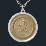 *~* Monogram av diamantcirkeln GULD Vax säl Silverpläterat Halsband<br><div class="desc">Energetiskt förstärkt Svarandebrev ’A’ GULD VAX SEAL FRIMÄRKE-SILVER PLATSERADE NECKLACE. SPARKLING VAX SÄLAR/FRIMÄRKE STICKER - Underbarare för ett speciellare kuvert, party-evenemang firande är till fördel för och mycket mer. Utformningen är ELEGANT, KLASSIC och RIK. Faux DIAMONDS ge är en underbar GNISTRA... Som de borde. De här loven kan användas på...</div>