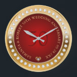 Monogram av guld och Röda vita diamanter Stor Klocka<br><div class="desc">Guld Circle,  vita diamanter med röd bakgrund och anpassade monogram. Elegantens glam-design. Diamanter är bara en bild.</div>