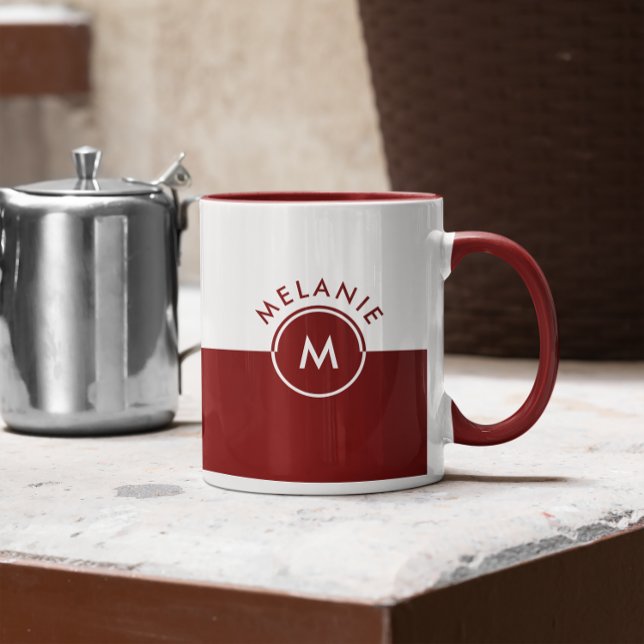 Monogram av vit och marondelad skärm mugg (Skapare uppladdad)