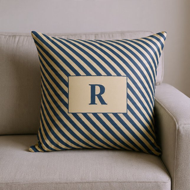 Monogram blå/vanilj-ränder kudde (Skapare uppladdad)