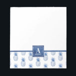 Monogram blå vit vattenfärgsananas anteckningsblock<br><div class="desc">Anpassa det här anteckningsblocket med blå och vit monogram ananas. Ett tropiskt tema för sommartid i coola. Så söt till ditt kontor!  Designad för dig av Blackberry Boulevard</div>