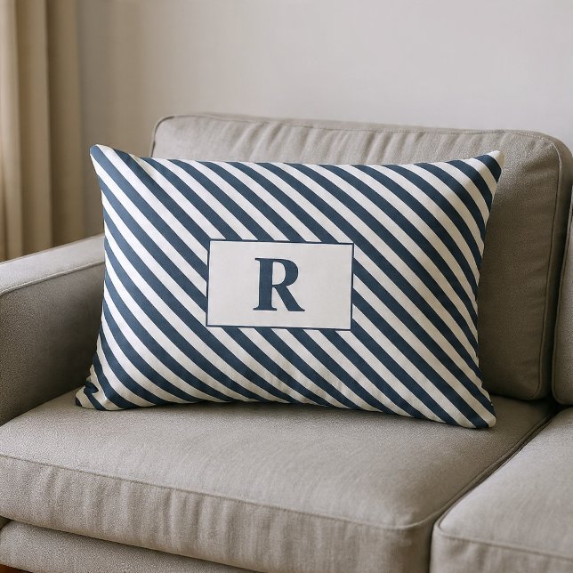 Monogram blå/vita ränder lumbarkudde (Skapare uppladdad)