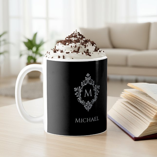 Monogram Black Elegant Vintage Vapensköld Initial  Kaffemugg (Skapare uppladdad)