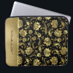 Monogram Black & Guld Damask Mönster Laptop Fodral<br><div class="desc">Monogrammad elegant svart bakgrund (som kan bytas ut mot färg) och guld tones blommigt-dämpare.</div>