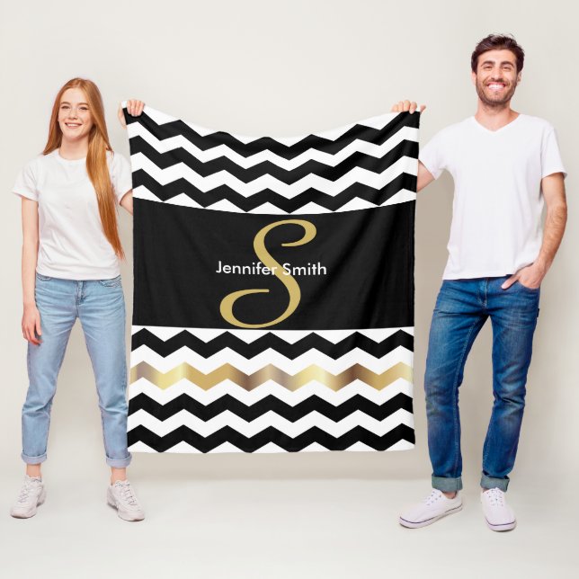 Monogram Black & White Chevron-design Fleecefilt (På plats)